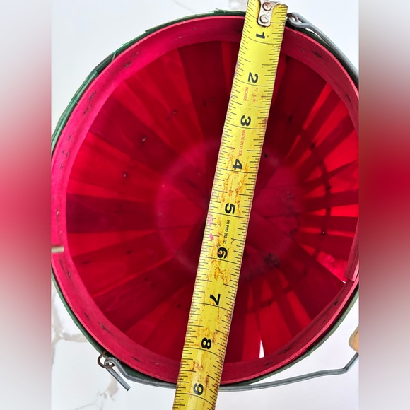 Half Peck Wooden Basket Red Green Christmas - Picture 6 of 7